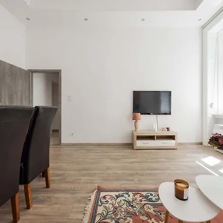 Appartement Artsy 3 Bed Flat W Bathtub Jewish Quarter *