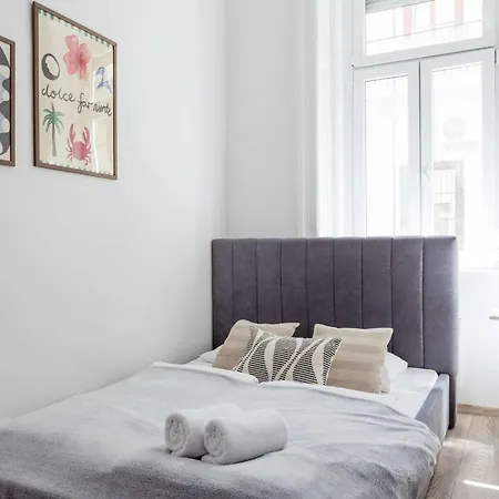 Appartement Artsy 3 Bed Flat W Bathtub Jewish Quarter *