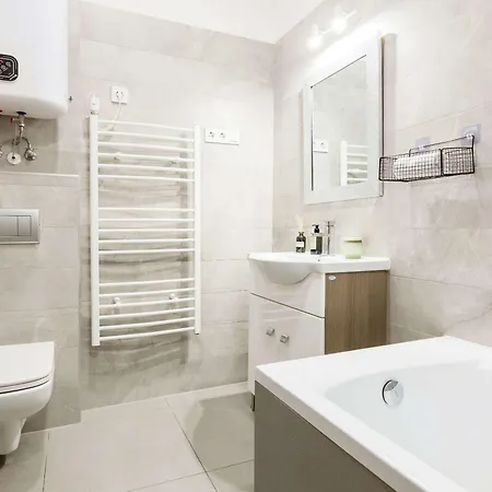 Artsy 3 Bed Flat W Bathtub Jewish Quarter Apartman *