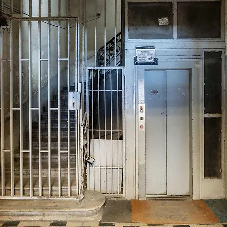 Artsy 3 Bed Flat W Bathtub Jewish Quarter *
