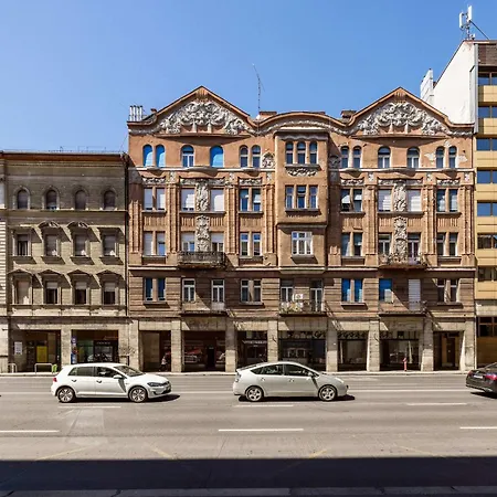 Artsy 3 Bed Flat W Bathtub Jewish Quarter Apartman *